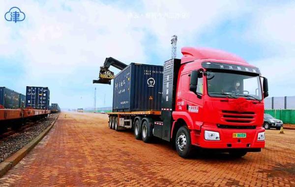 看,氫氣重卡來了!天津貨運零排放示范助力“雙碳”.jpg 看,氫氣重卡來了!天津貨運零排放示范助力“雙碳”.jpg