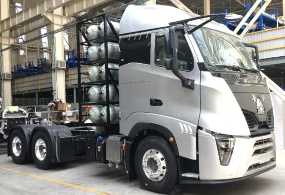 中材科技210L儲氫瓶組助力氫能重卡新突破