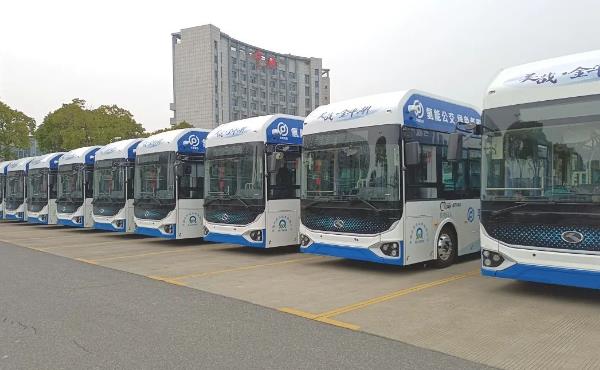80kW燃料電池發動機，鋒源氫能助力平湖氫能公交示范投運！.jpg