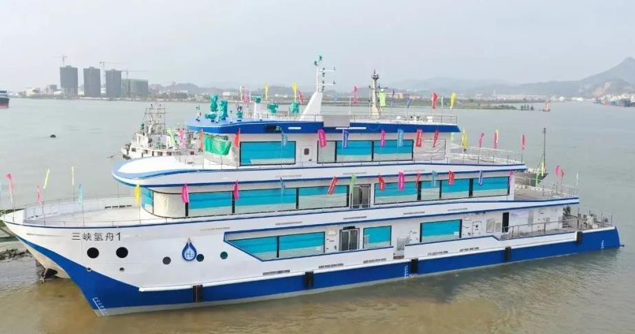 搭載蘇州有限大容積儲(chǔ)氫氣瓶，全國(guó)首艘CCS級(jí)500kw氫船“三峽氫舟1號(hào)”成功下水.jpg