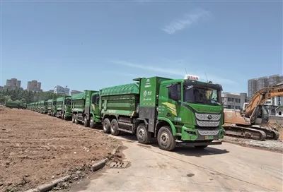 洛陽首次應用!氫燃料重卡助推建筑垃圾資源化利用.jpg