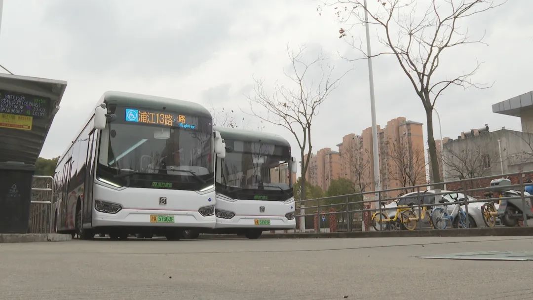 上海閔行首批20輛氫能公交車投運!.jpg
